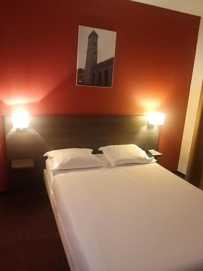 Studio Privatif Dans Hotel Residence Nimes Gare Zewnętrze zdjęcie